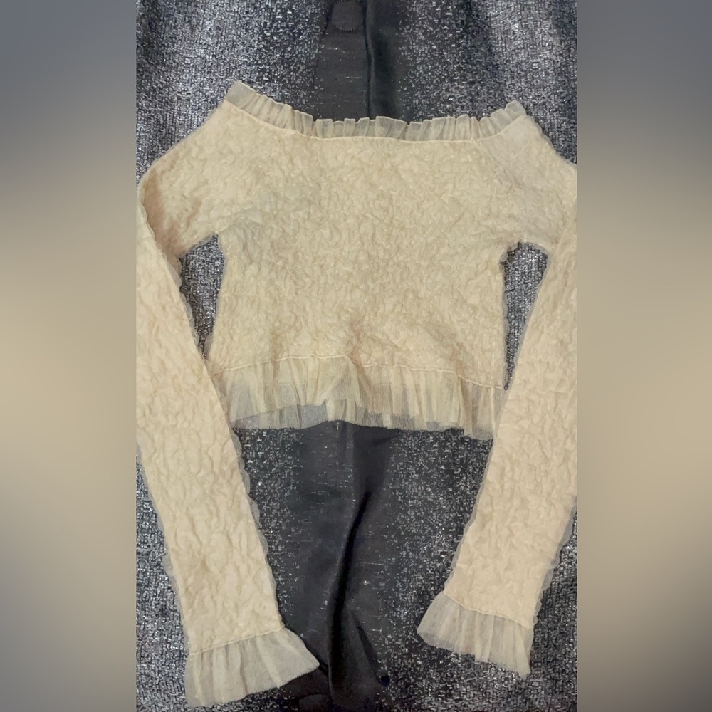 Yellow cream color Zara top , new & never used. & fluffy with pretty fringe.